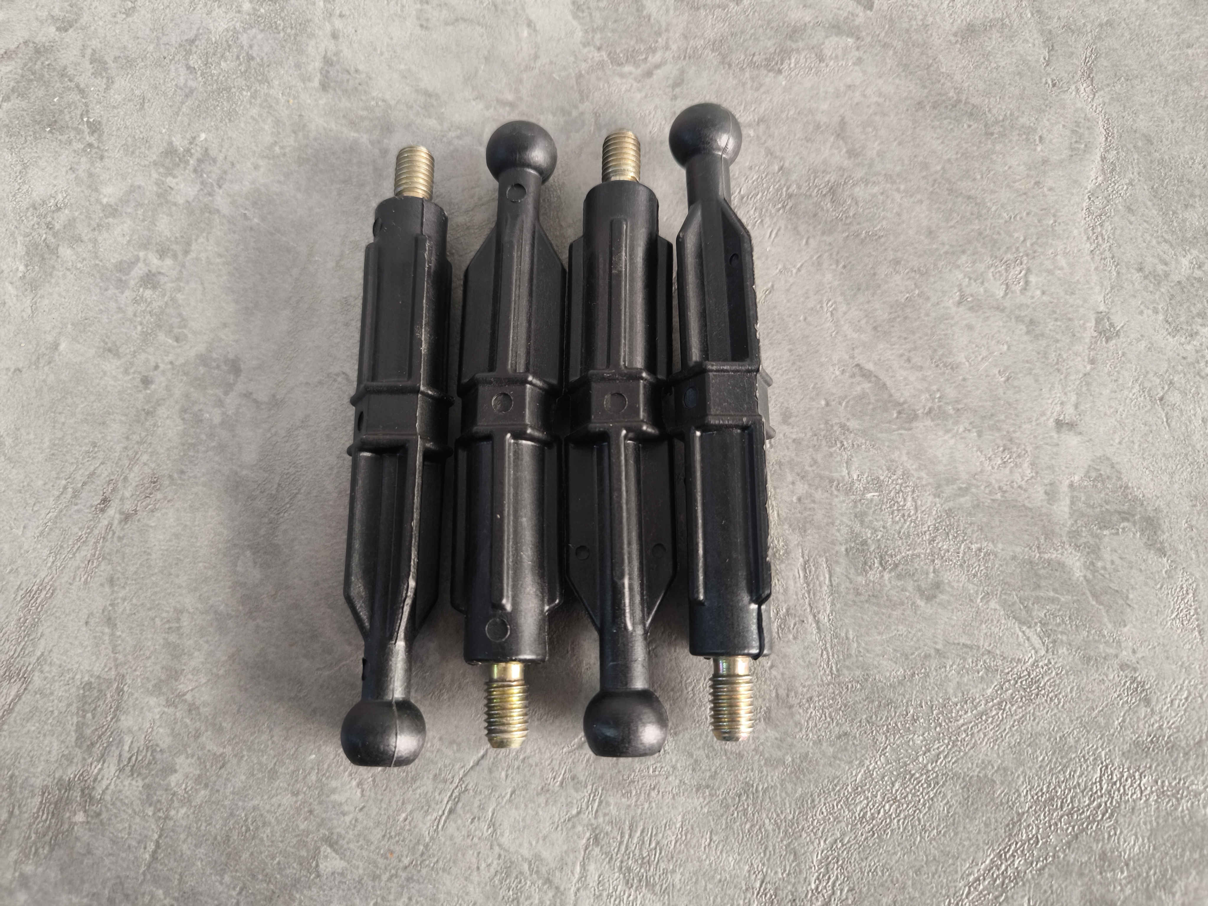 پایه زیر درب قاب موتور خودرو شاهین(یک عدد)